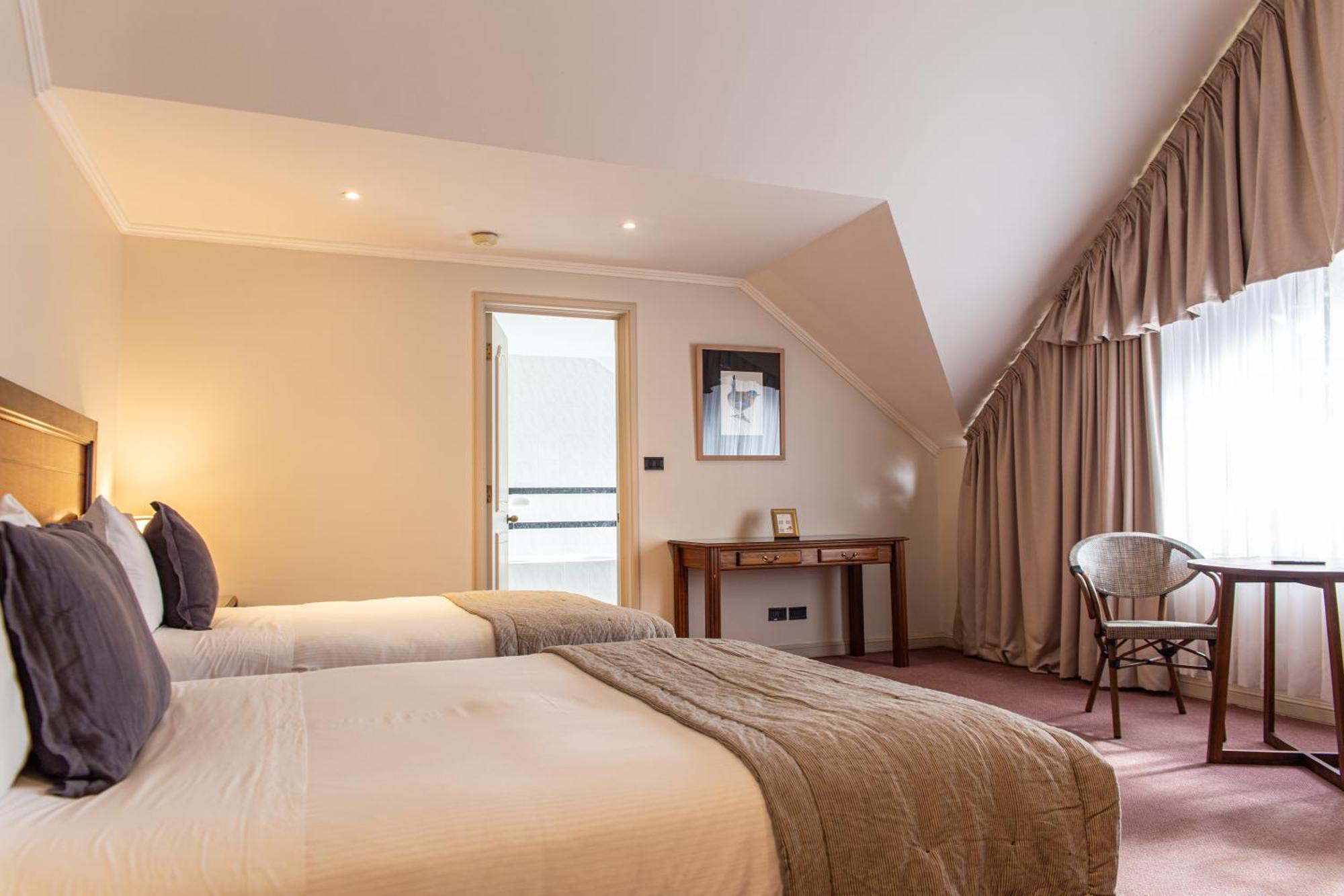 Hotel Puerta Del Sur 4*